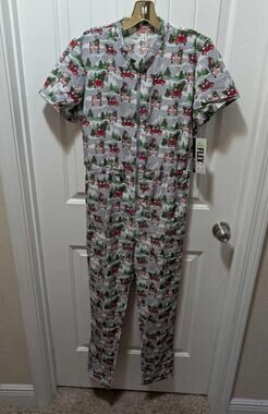 Gray 1 Piece Women's S Christmas Scrubs Red Truck Panda Bears Holiday 4Flex New!